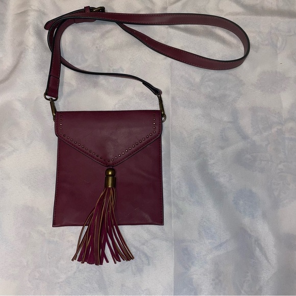 Simply Noelle Chic Plum Crossbody Bag with Tassel - Picture 2 of 6